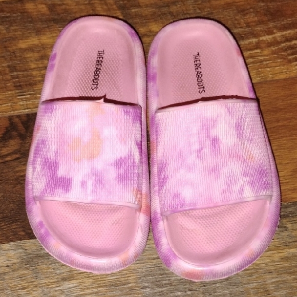 Girls Size 13 Shoes!!! - Picture 5 of 16